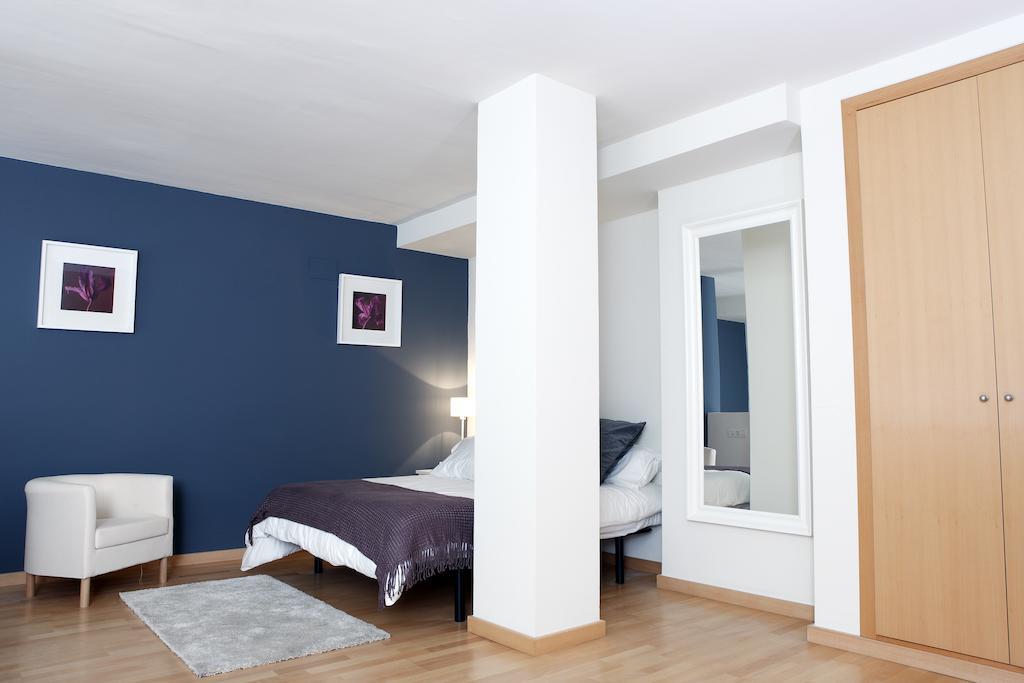 Fira Duplex Apartman L'Hospitalet de Llobregat Szoba fotó
